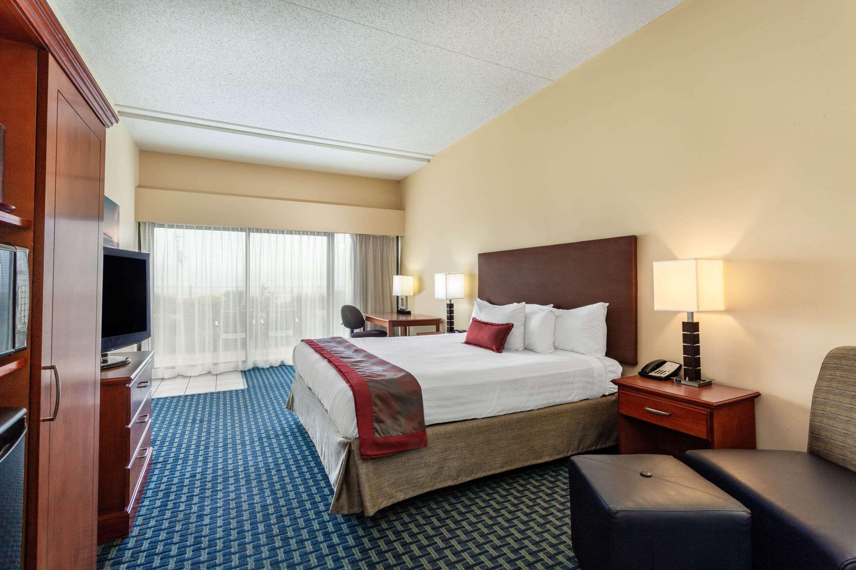 รามาดา พลาซา บาย วินด์แฮม เวอร์จิเนียบีช Hotel ภายนอก รูปภาพ