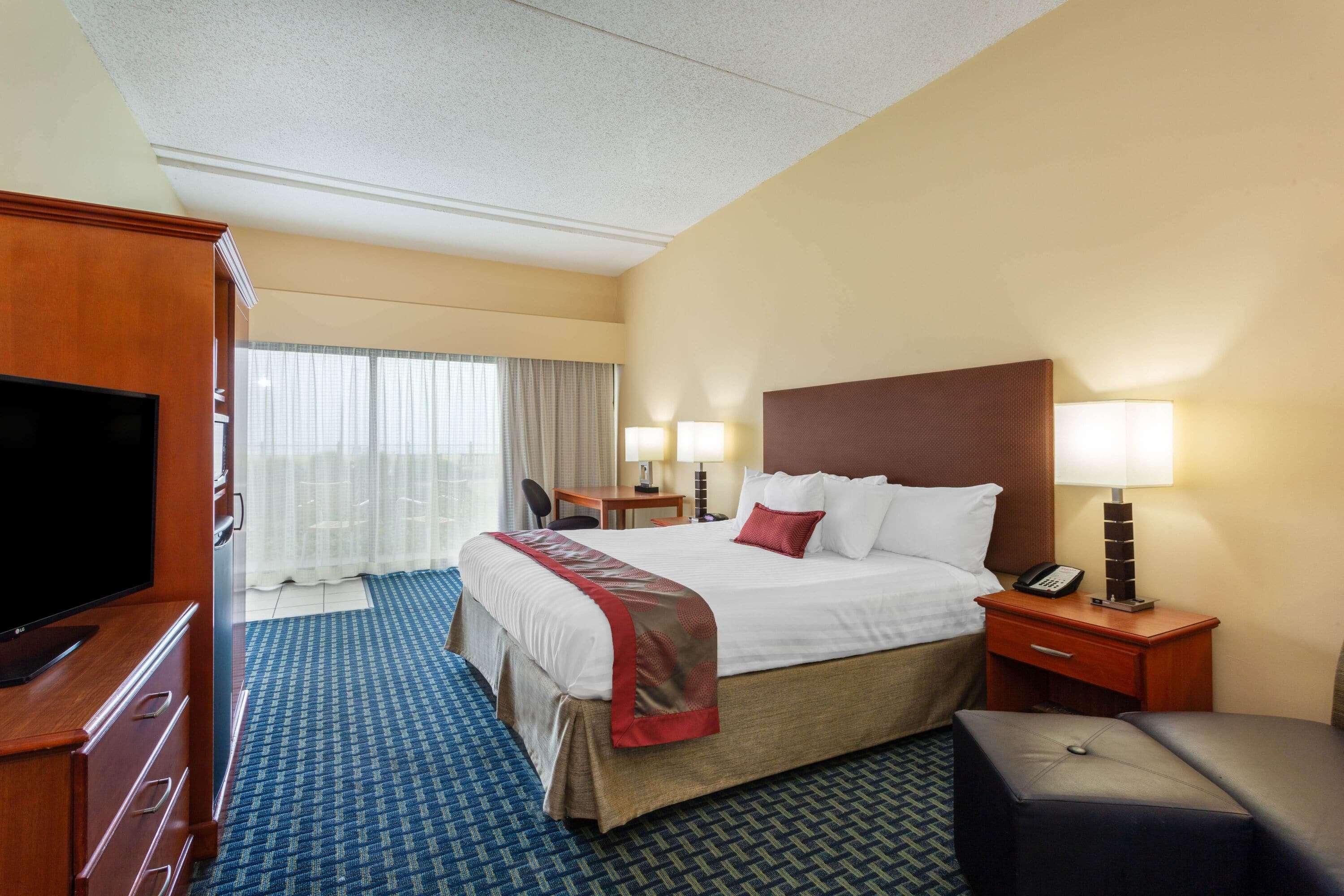 รามาดา พลาซา บาย วินด์แฮม เวอร์จิเนียบีช Hotel ภายนอก รูปภาพ