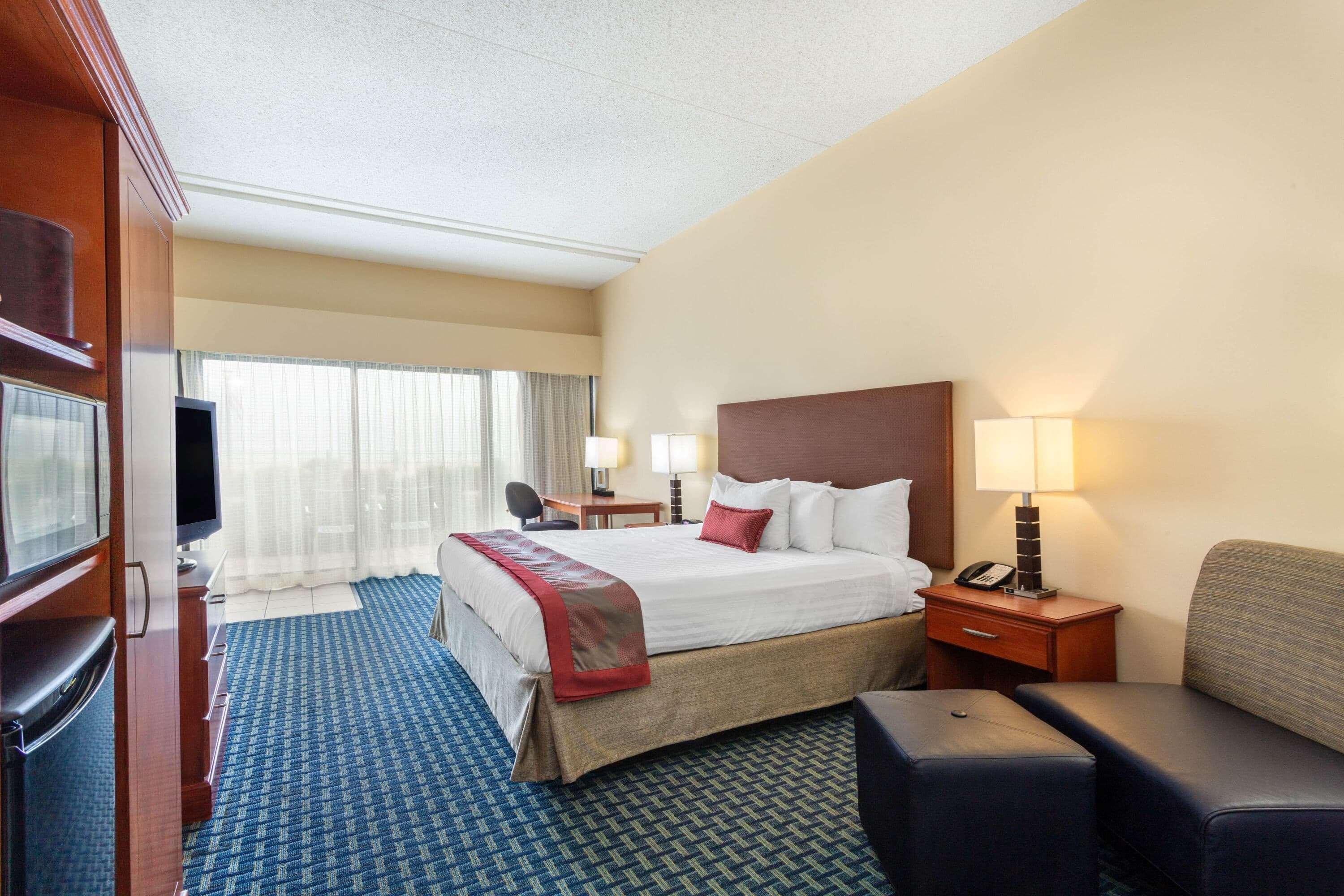 รามาดา พลาซา บาย วินด์แฮม เวอร์จิเนียบีช Hotel ภายนอก รูปภาพ
